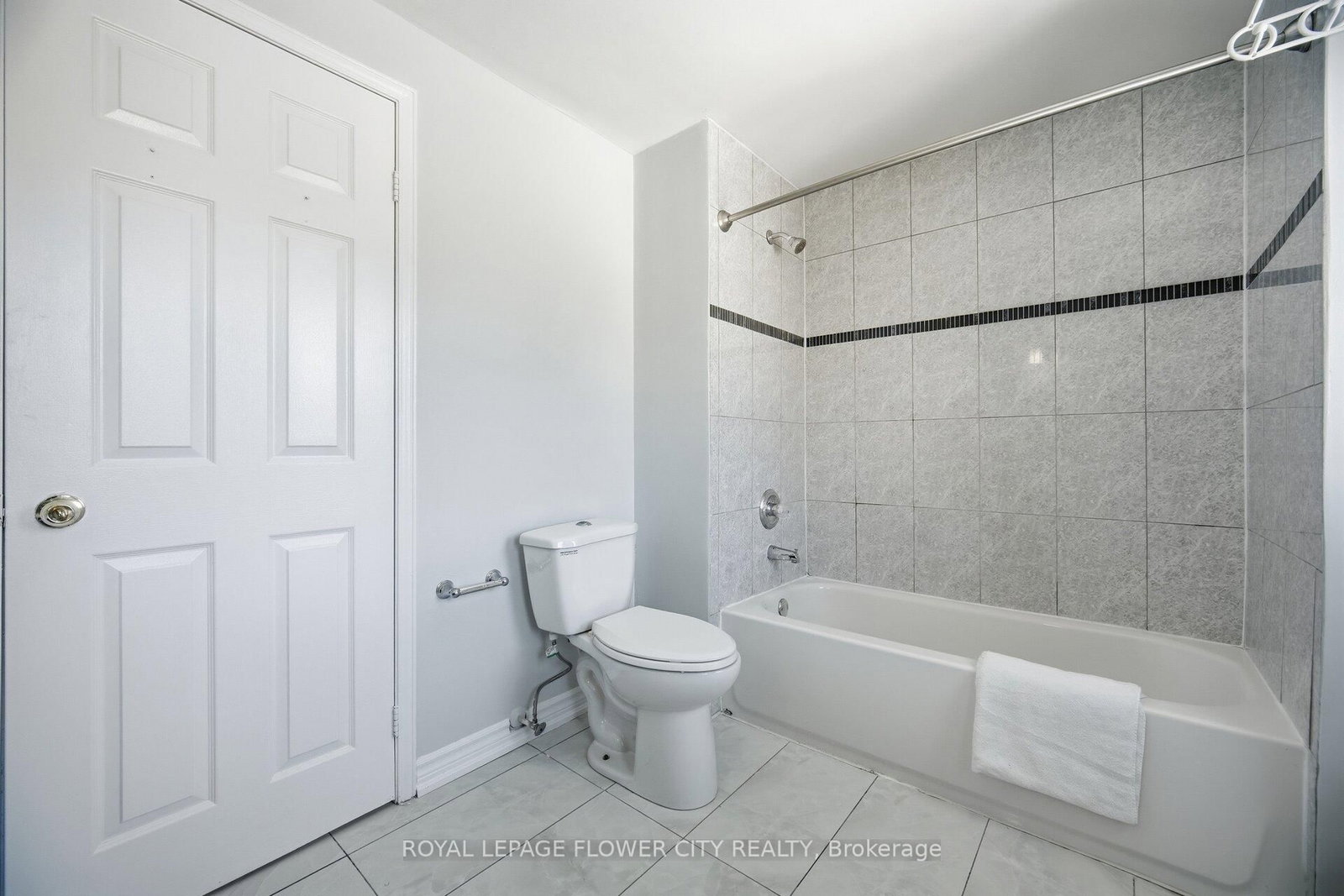 Detached House for sale at 1 Donaldson Drive, Brampton, Ontario, L6Y 3G7 - Brampton South - MLS: W12844998