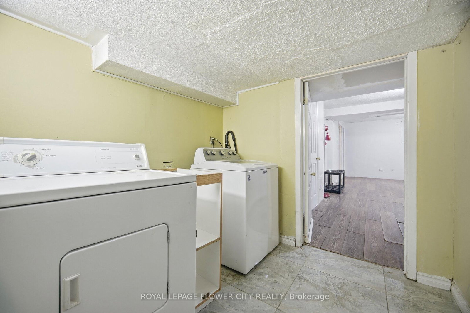 Detached House for sale at 1 Donaldson Drive, Brampton, Ontario, L6Y 3G7 - Brampton South - MLS: W12844998