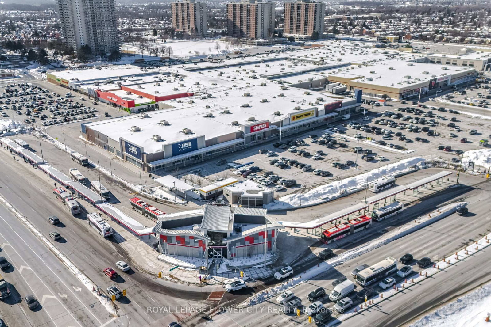 Detached House for sale at 1 Donaldson Drive, Brampton, Ontario, L6Y 3G7 - Brampton South - MLS: W12844998