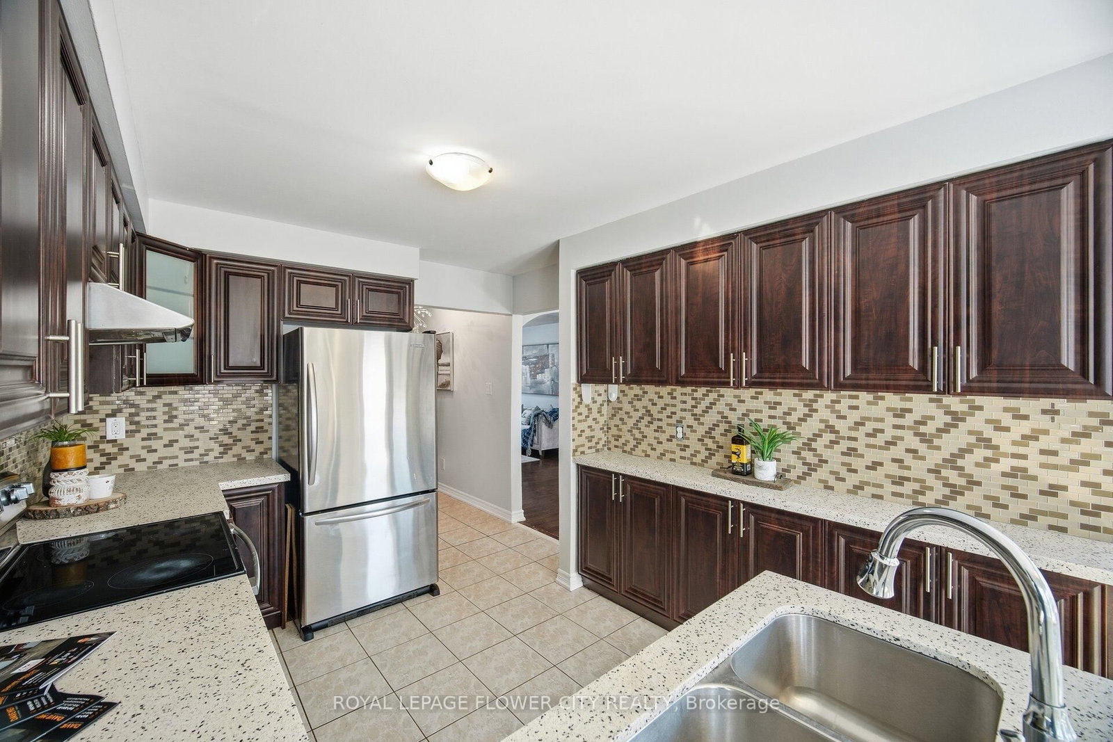 Detached House for sale at 1 Donaldson Drive, Brampton, Ontario, L6Y 3G7 - Brampton South - MLS: W12844998