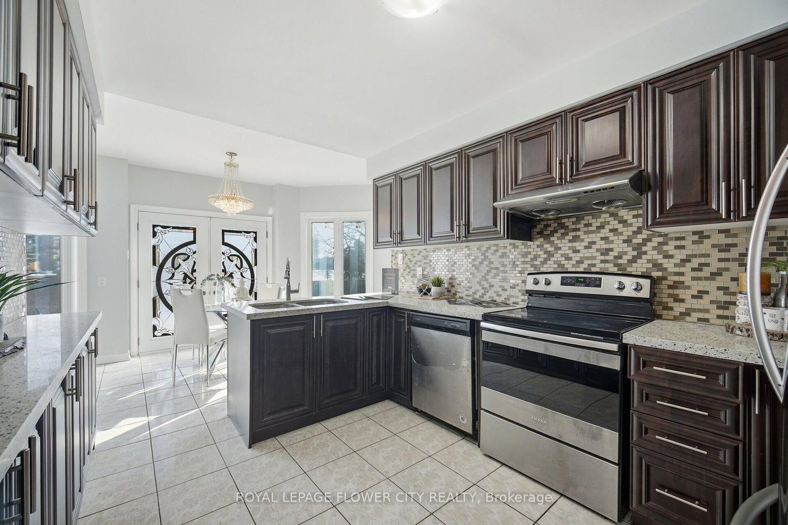 Detached House for sale at 1 Donaldson Drive, Brampton, Ontario, L6Y 3G7 - Brampton South - MLS: W12844998