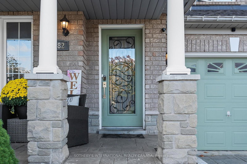 2182 Meadowglen Dr, Oakville, L6M 4C9 | Image 2