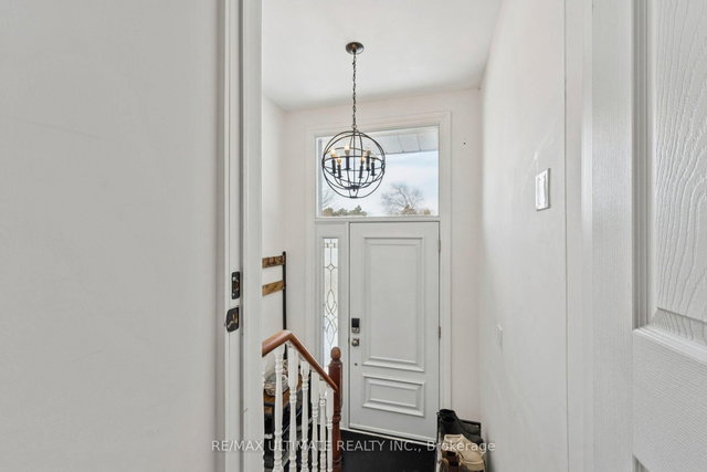 Main - 35 Algonquin Boulevard