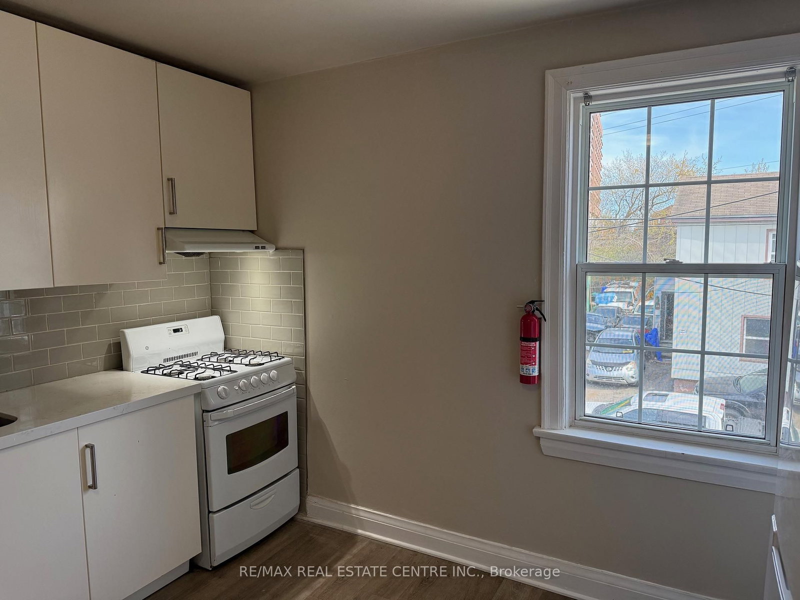 24 Nelson St Street E, Unit Unit A - Photo 17