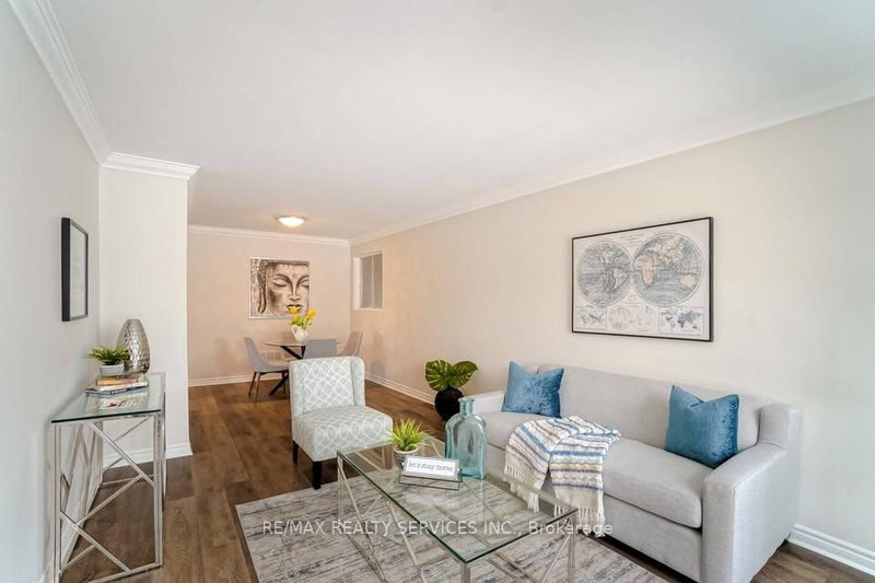 70 Montjoy Cres, Brampton, L6S 3E7 | Image 2