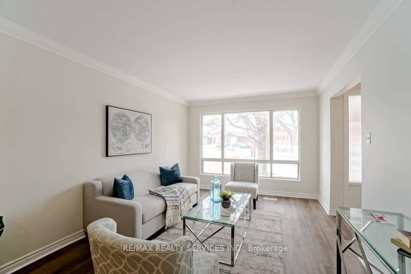 70 Montjoy Cres, Brampton, L6S 3E7 | Image 3