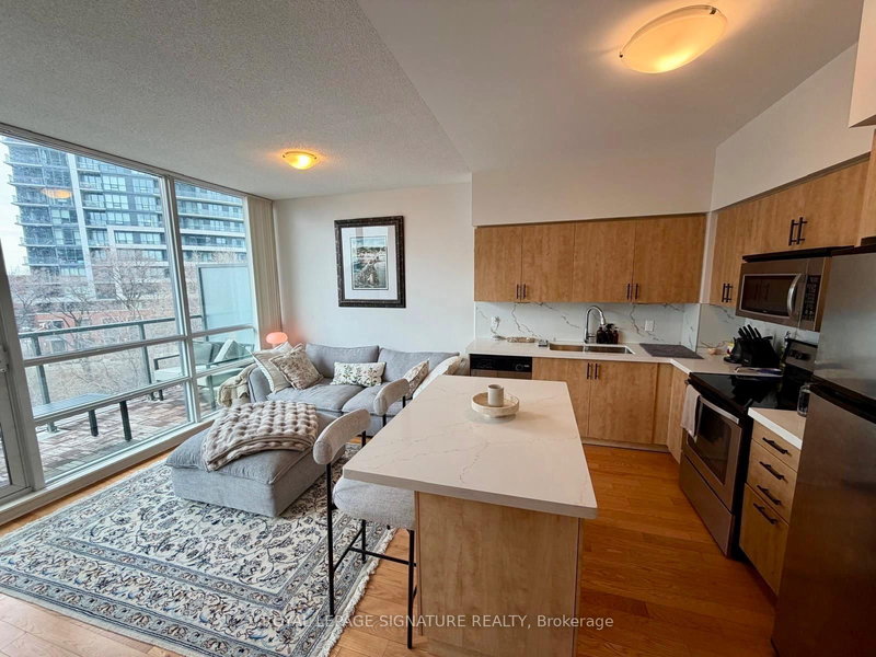 home for lease on 310-2230 Lakeshore Boulevard W