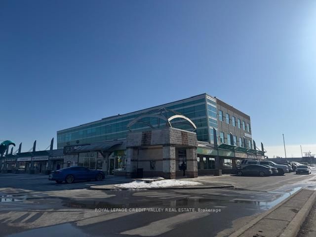 207-208 - 10 Gillingham Dr, Brampton, L6X 4X7 | Image 2