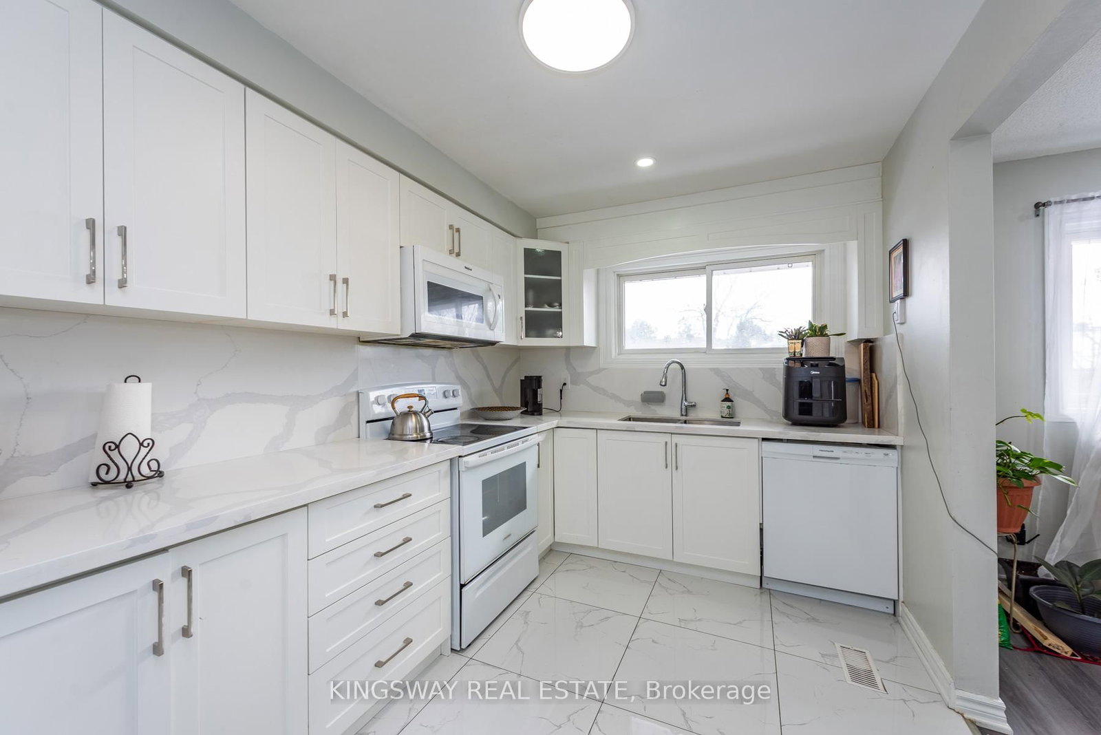 Townhouse for sale at 138 ASHTON Crescent, Brampton, Ontario, L6S 3J9 - Central Park - MLS: W12846540