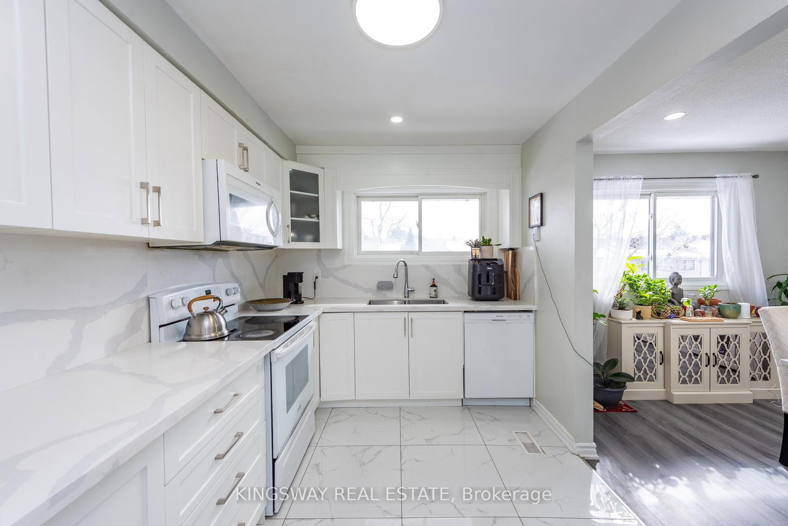 Townhouse for sale at 138 ASHTON Crescent, Brampton, Ontario, L6S 3J9 - Central Park - MLS: W12846540