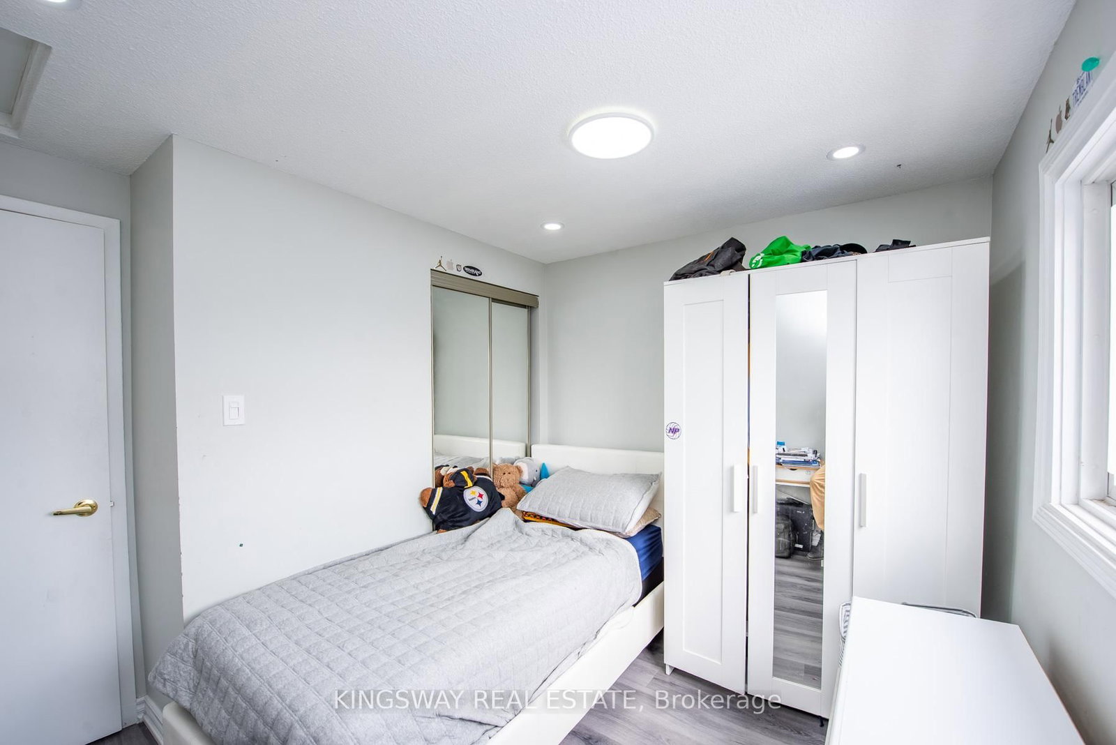 Townhouse for sale at 138 ASHTON Crescent, Brampton, Ontario, L6S 3J9 - Central Park - MLS: W12846540