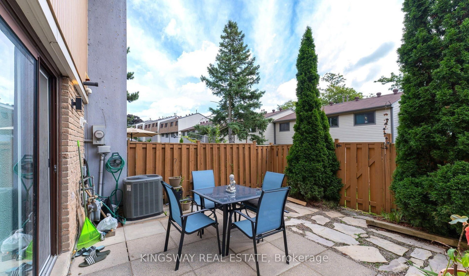 Townhouse for sale at 138 ASHTON Crescent, Brampton, Ontario, L6S 3J9 - Central Park - MLS: W12846540