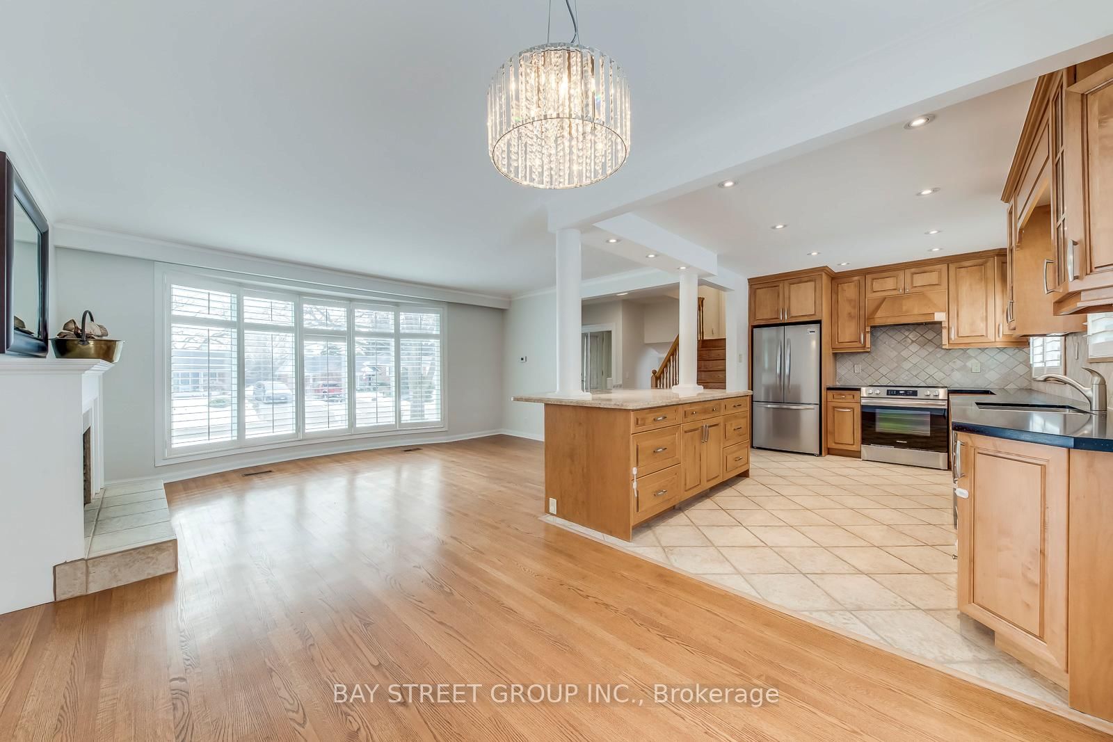 Detached House for sale at 49 Rayne Avenue, Oakville, Ontario, L6H 1C1 - College Park - MLS: W12847220