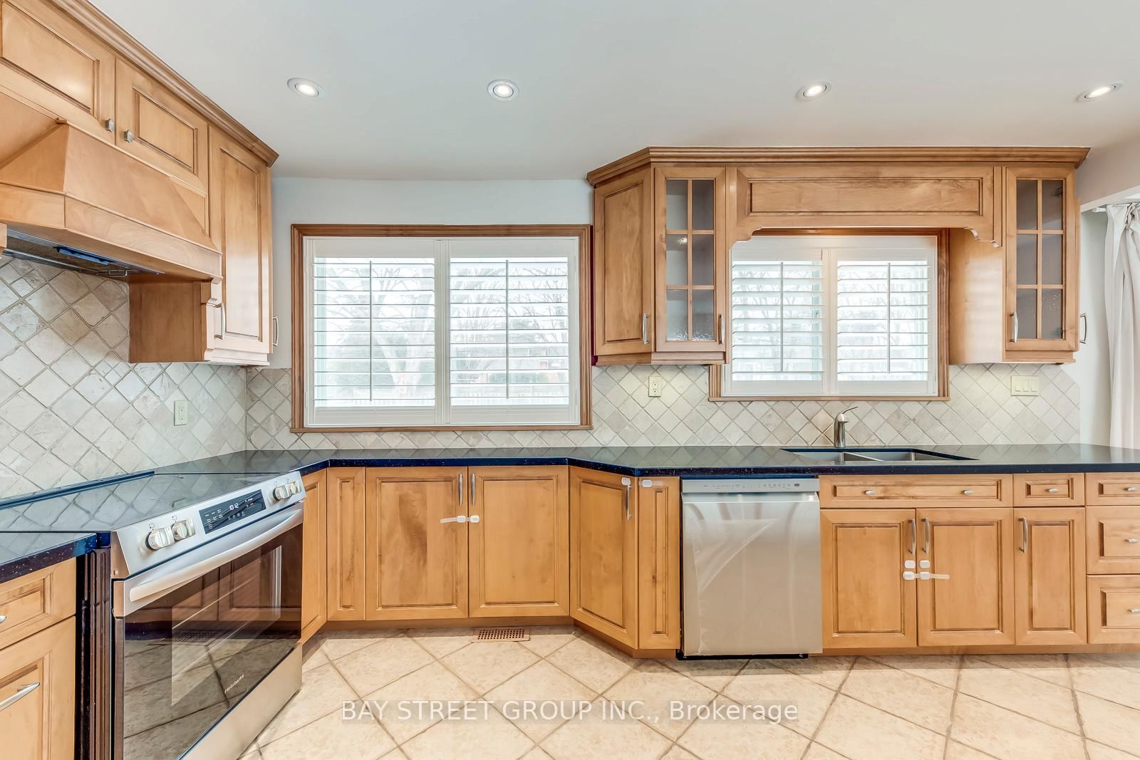 Detached House for sale at 49 Rayne Avenue, Oakville, Ontario, L6H 1C1 - College Park - MLS: W12847220