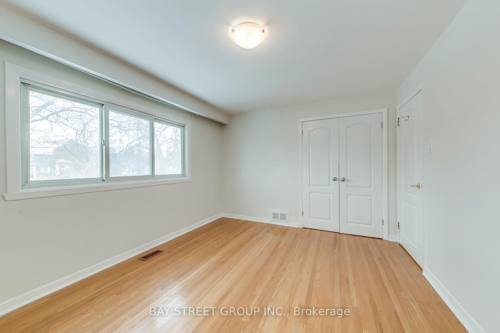 Detached House for sale at 49 Rayne Avenue, Oakville, Ontario, L6H 1C1 - College Park - MLS: W12847220