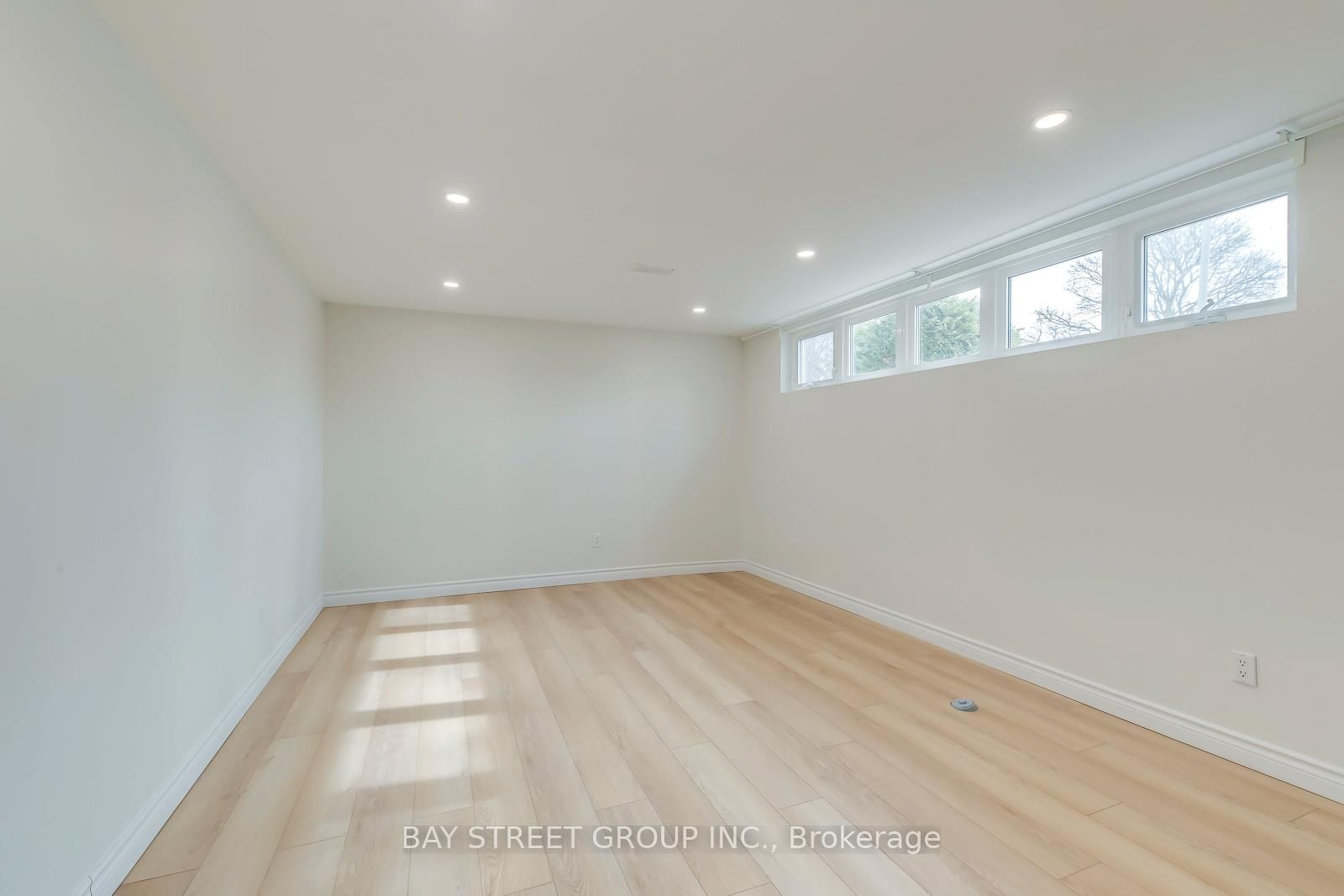 Detached House for sale at 49 Rayne Avenue, Oakville, Ontario, L6H 1C1 - College Park - MLS: W12847220