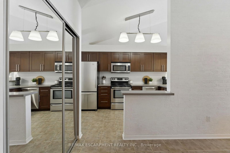 140 - 109 Bristol Rd E, Mississauga, L4Z 3P6 | Image 3