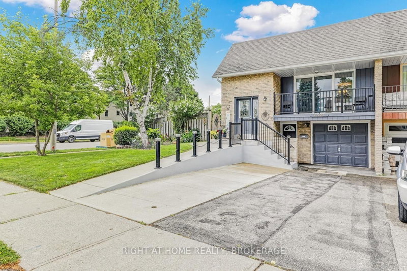 7327 Joliette Cres, Mississauga, L5N 1Z2 | Image 2