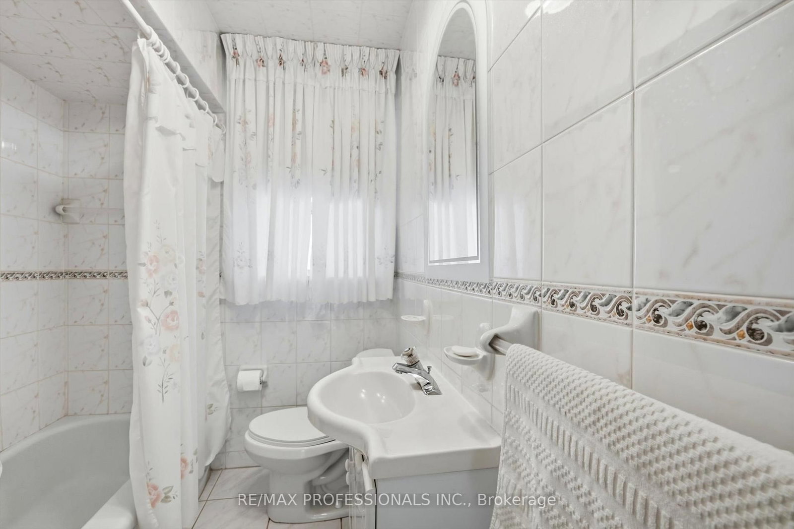 Detached House for sale at 54 Culnan Avenue, Toronto, Ontario, M8Z 5B2 - Islington-City Centre West - MLS: W12848088