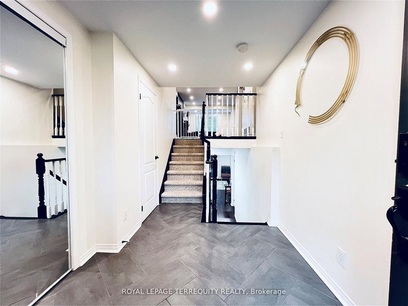 32B - 1084 Queen St W, Mississauga, L5H 4K4 | Image 2