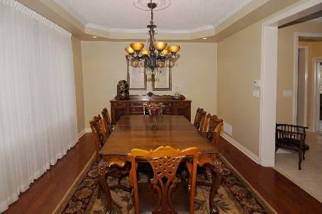 2225 Canonridge Circ, Oakville, L6M4T8 | Image 2