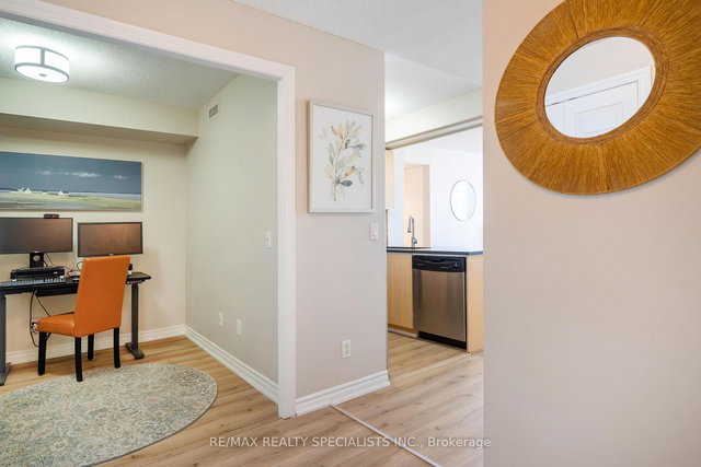 501 - 2325 Central Park Drive