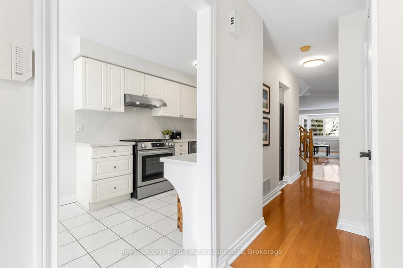 94 - 5480 Glen Erin Dr, Mississauga, L5M 5R3 | Image 2