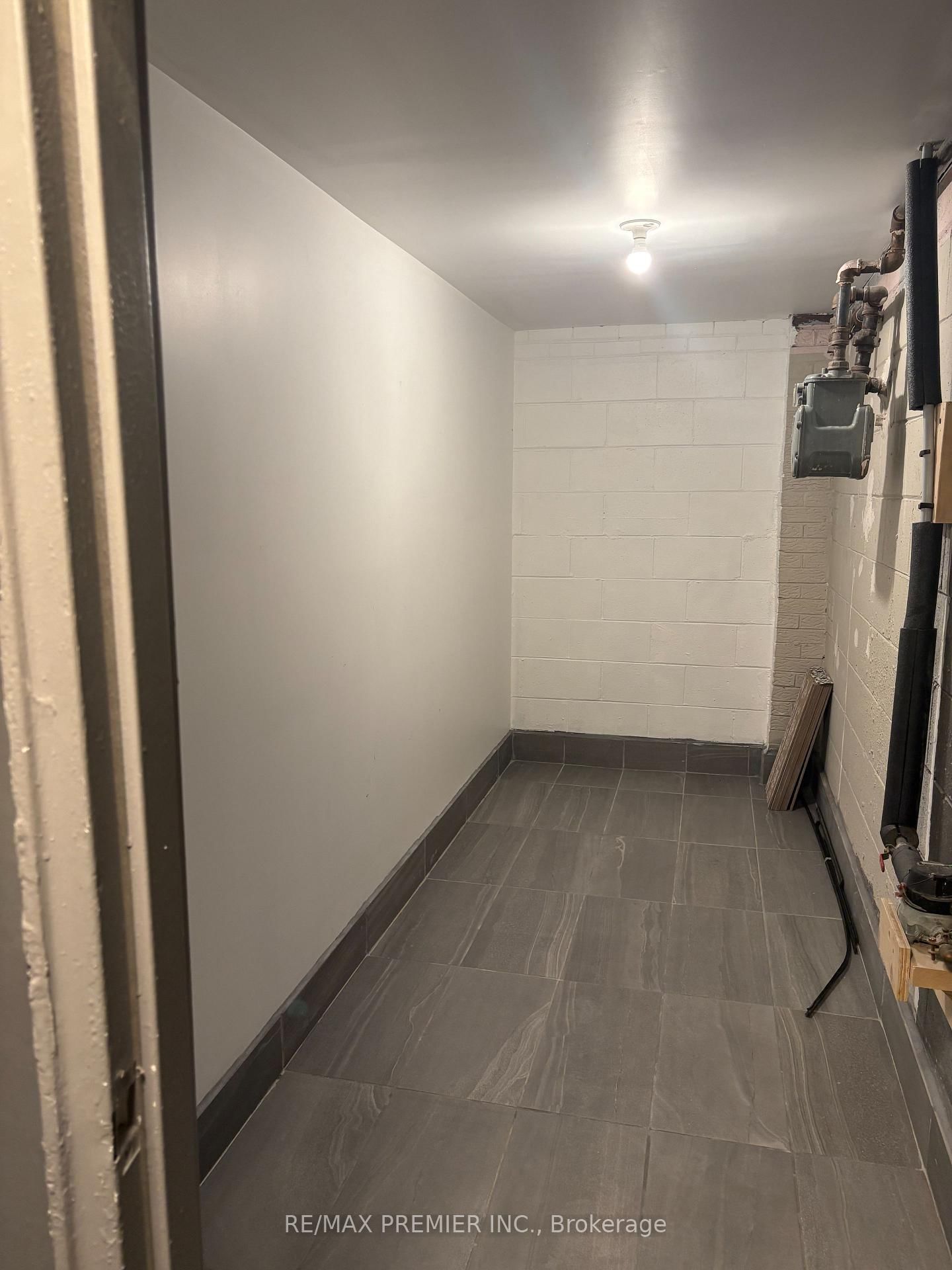 2892 Dufferin Street - Photo 9