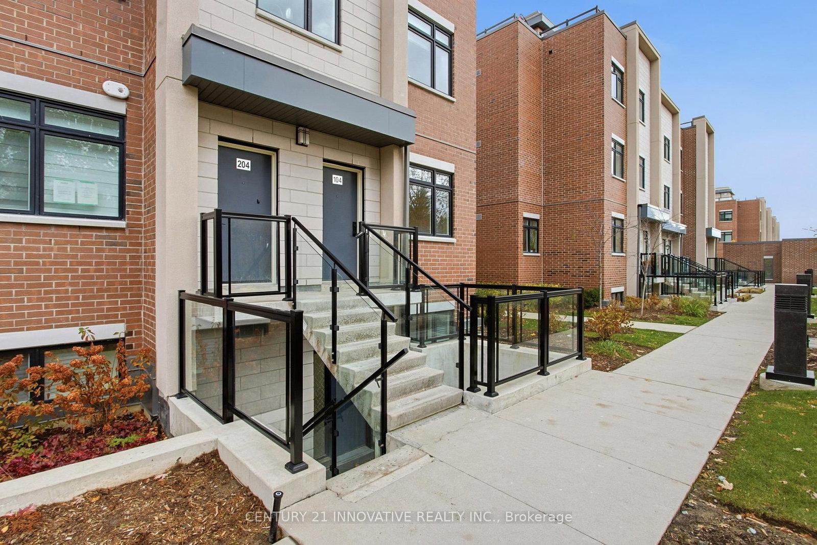 Townhouse for sale at 104-1115 Douglas McCurdy Common Street, Mississauga, Ontario, L5G 0C6 - Lakeview - MLS: W12849686