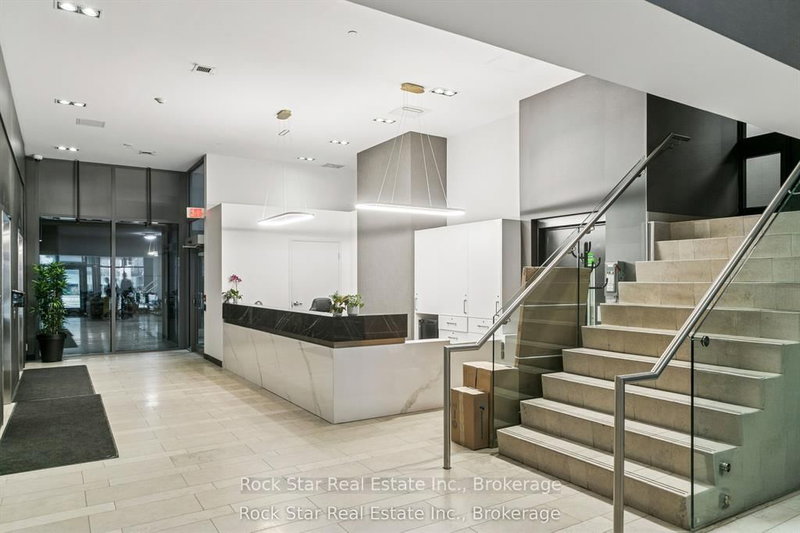 227 - 1940 Ironstone Dr, Burlington, L7L 0E4 | Image 2