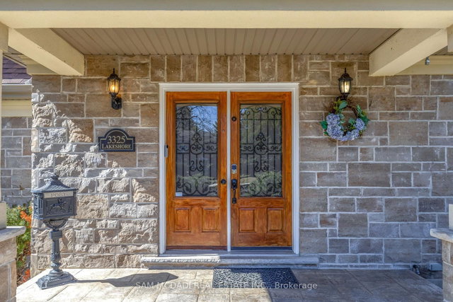 3325 Lakeshore Road