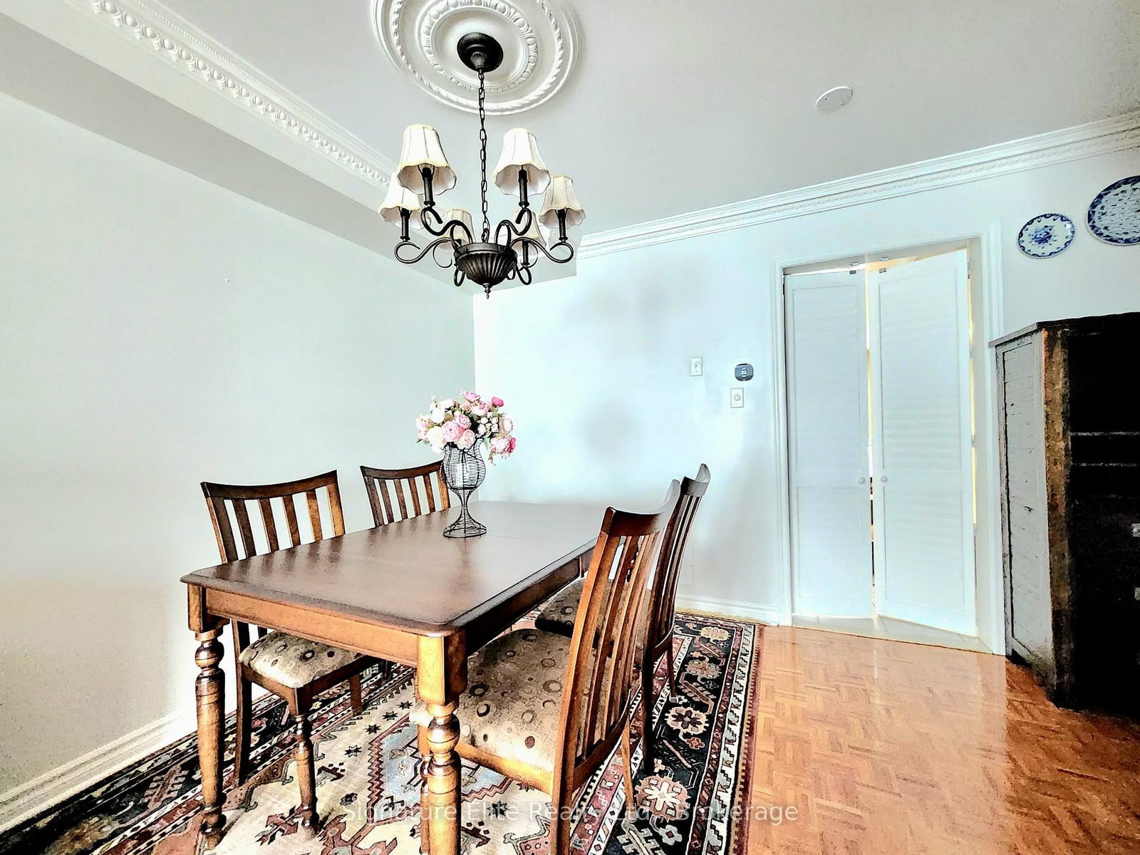 2138 Eglinton Avenue W - Photo 8