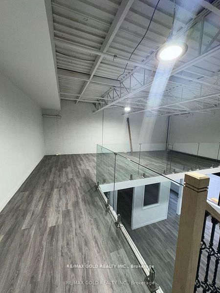 11 - 2074 Steeles Ave E, Brampton, L6T 5A5 | Image 3