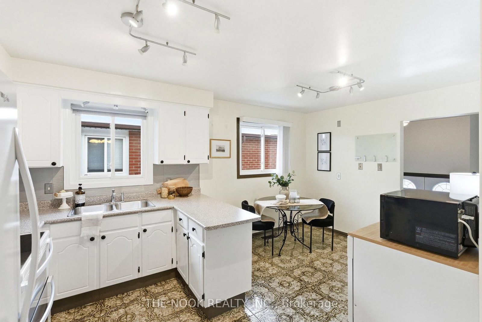 Semi-Detached House for sale at 43 Prouse Drive, Brampton, Ontario, L6V 3A3 - Brampton North - MLS: W12850354