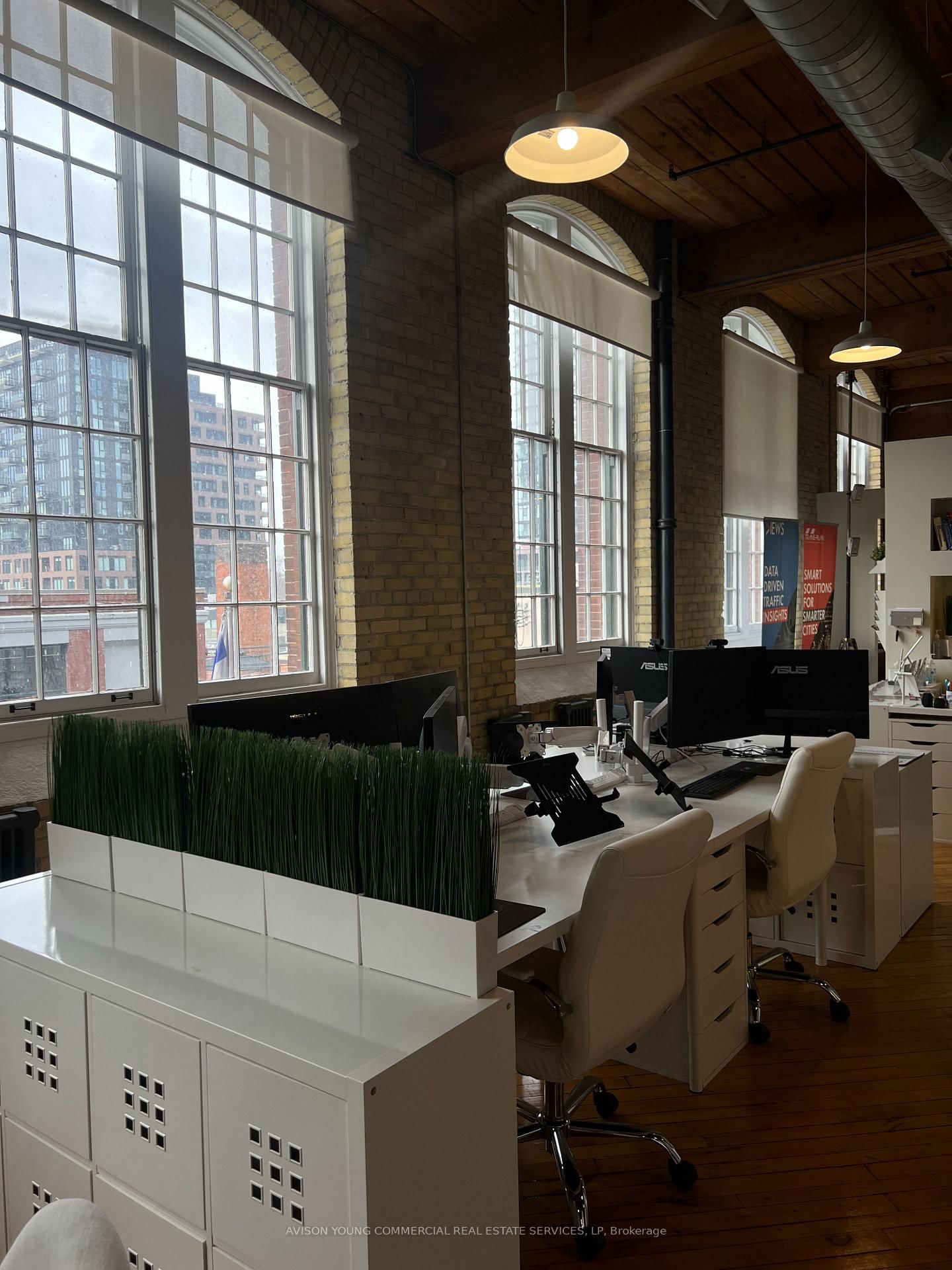 67 Mowat Avenue - Photo 2