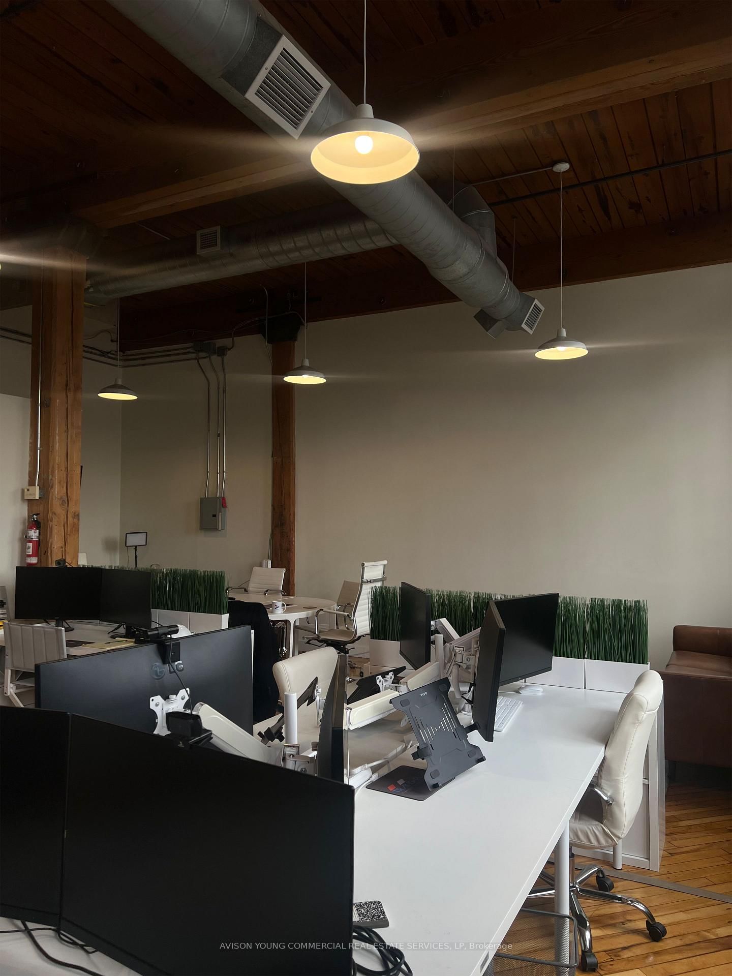 67 Mowat Avenue - Photo 4