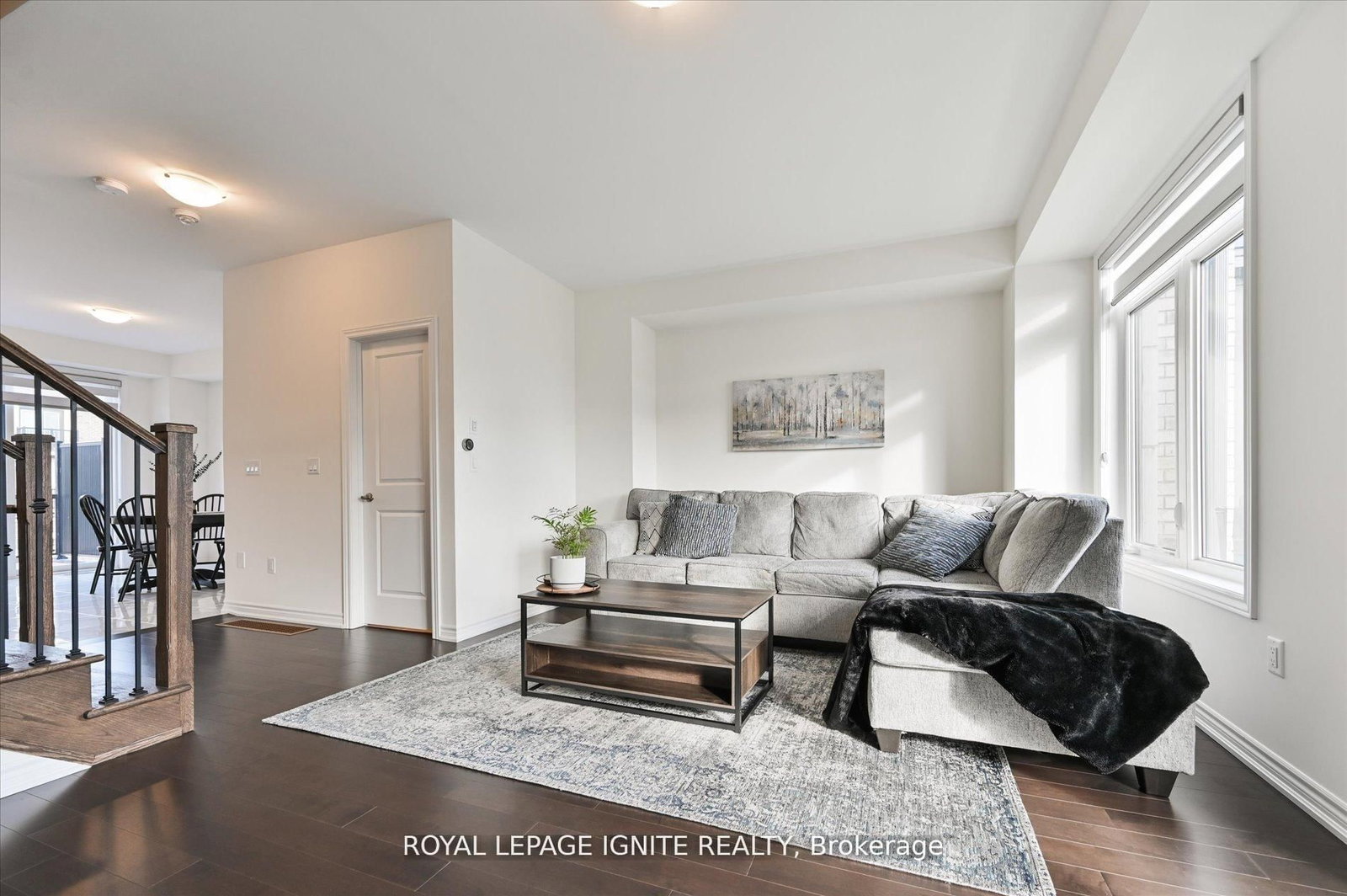 Townhouse sold at 39 Minnock Street, Caledon, Ontario, L7C 4K9 - Rural Caledon - MLS: W12850606