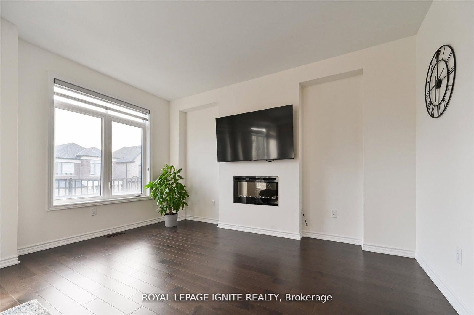 Townhouse sold at 39 Minnock Street, Caledon, Ontario, L7C 4K9 - Rural Caledon - MLS: W12850606