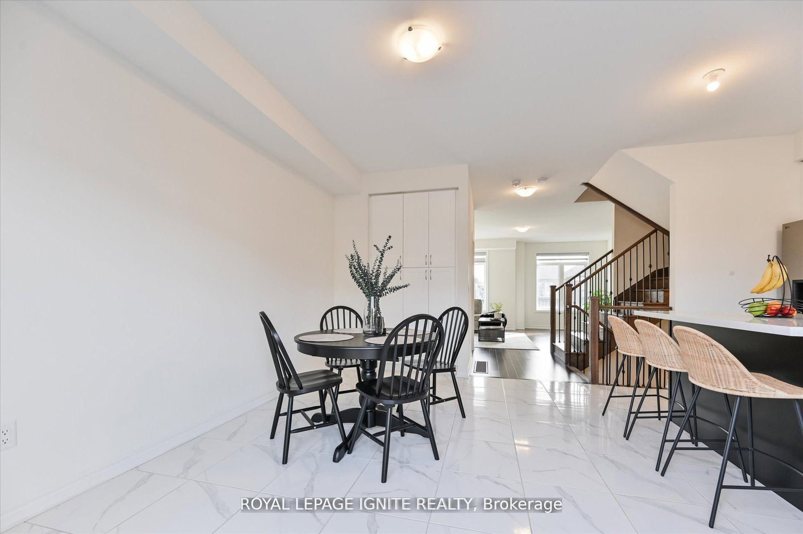 Townhouse sold at 39 Minnock Street, Caledon, Ontario, L7C 4K9 - Rural Caledon - MLS: W12850606