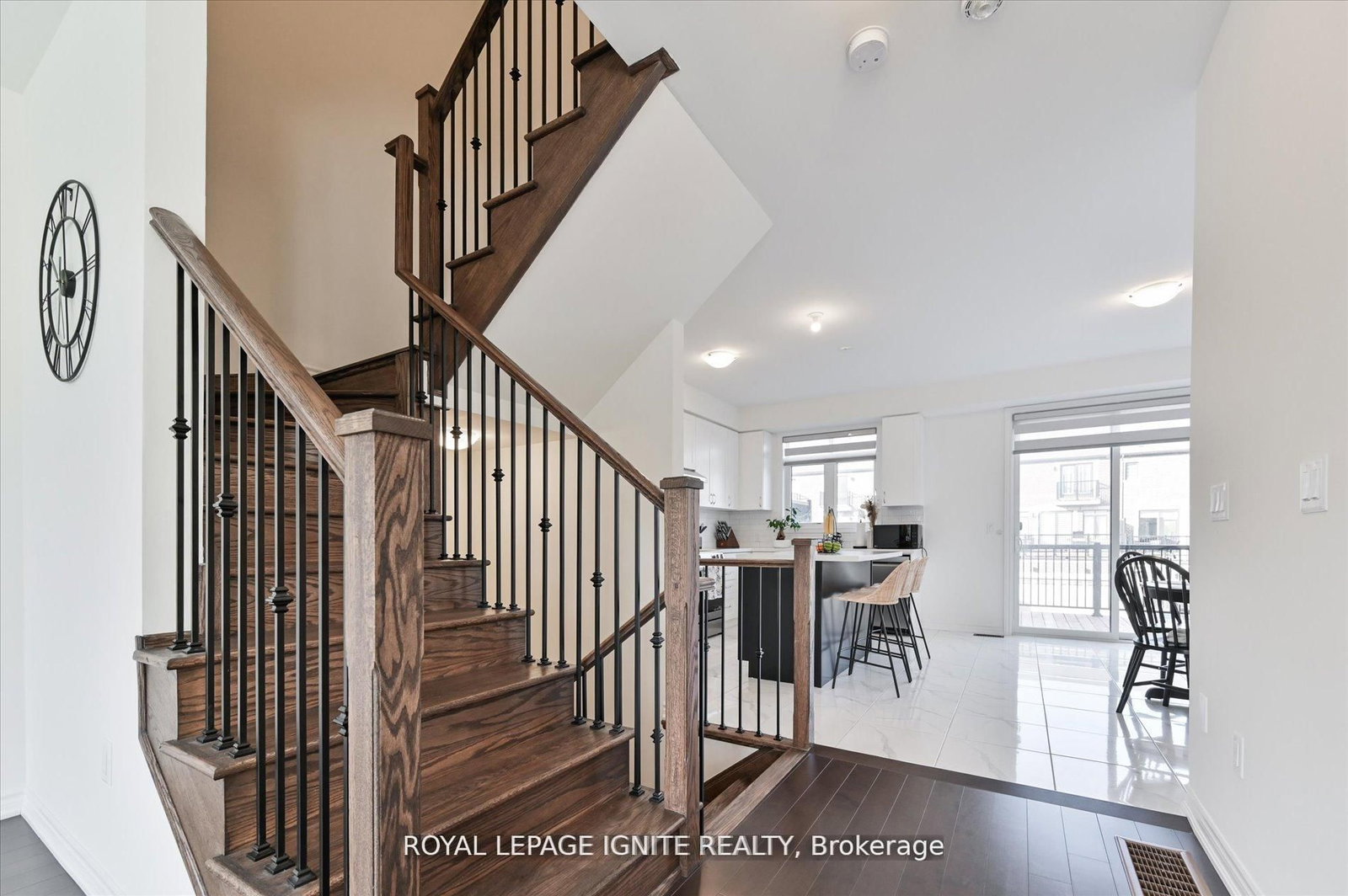 Townhouse sold at 39 Minnock Street, Caledon, Ontario, L7C 4K9 - Rural Caledon - MLS: W12850606