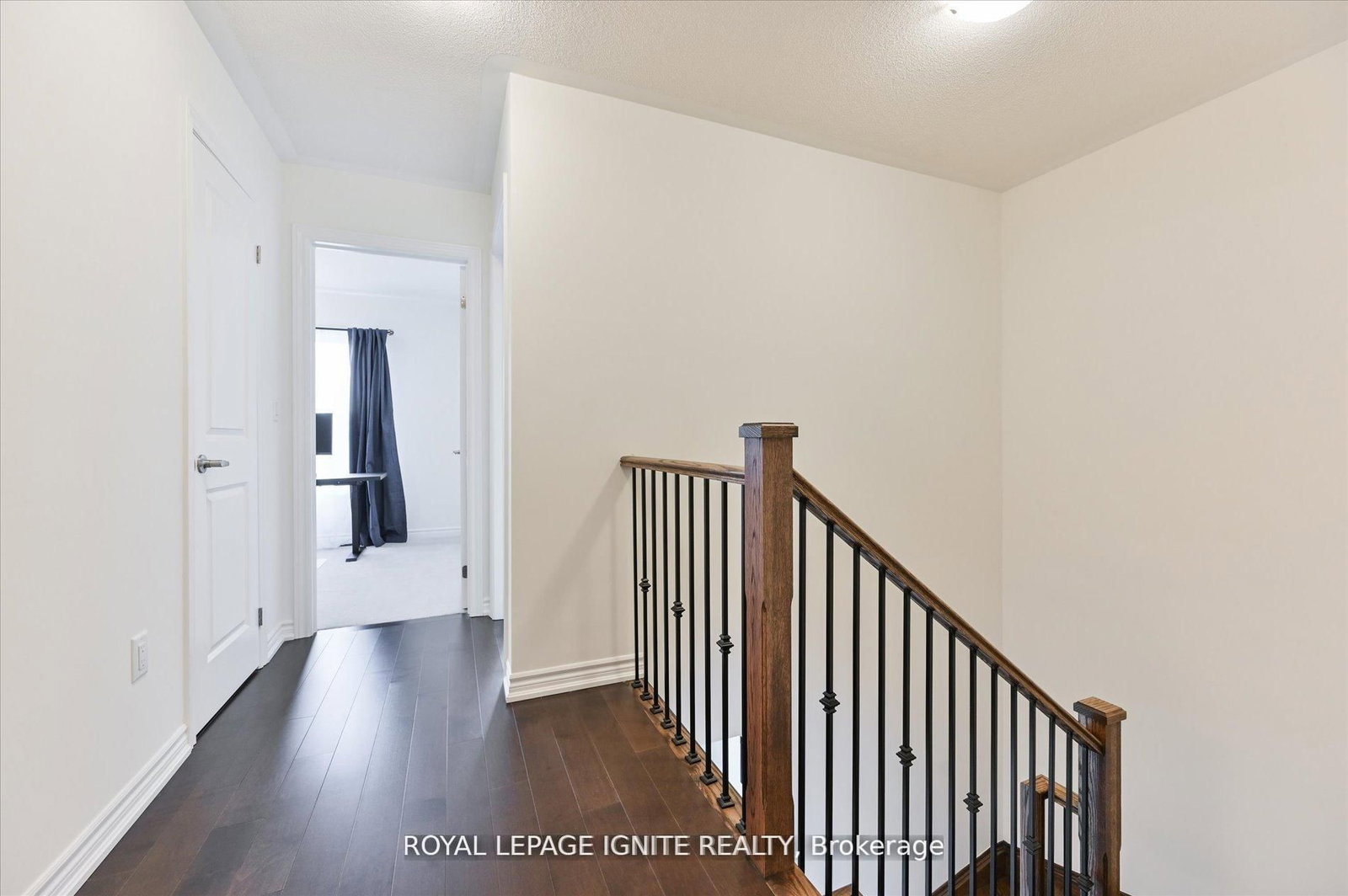 Townhouse sold at 39 Minnock Street, Caledon, Ontario, L7C 4K9 - Rural Caledon - MLS: W12850606