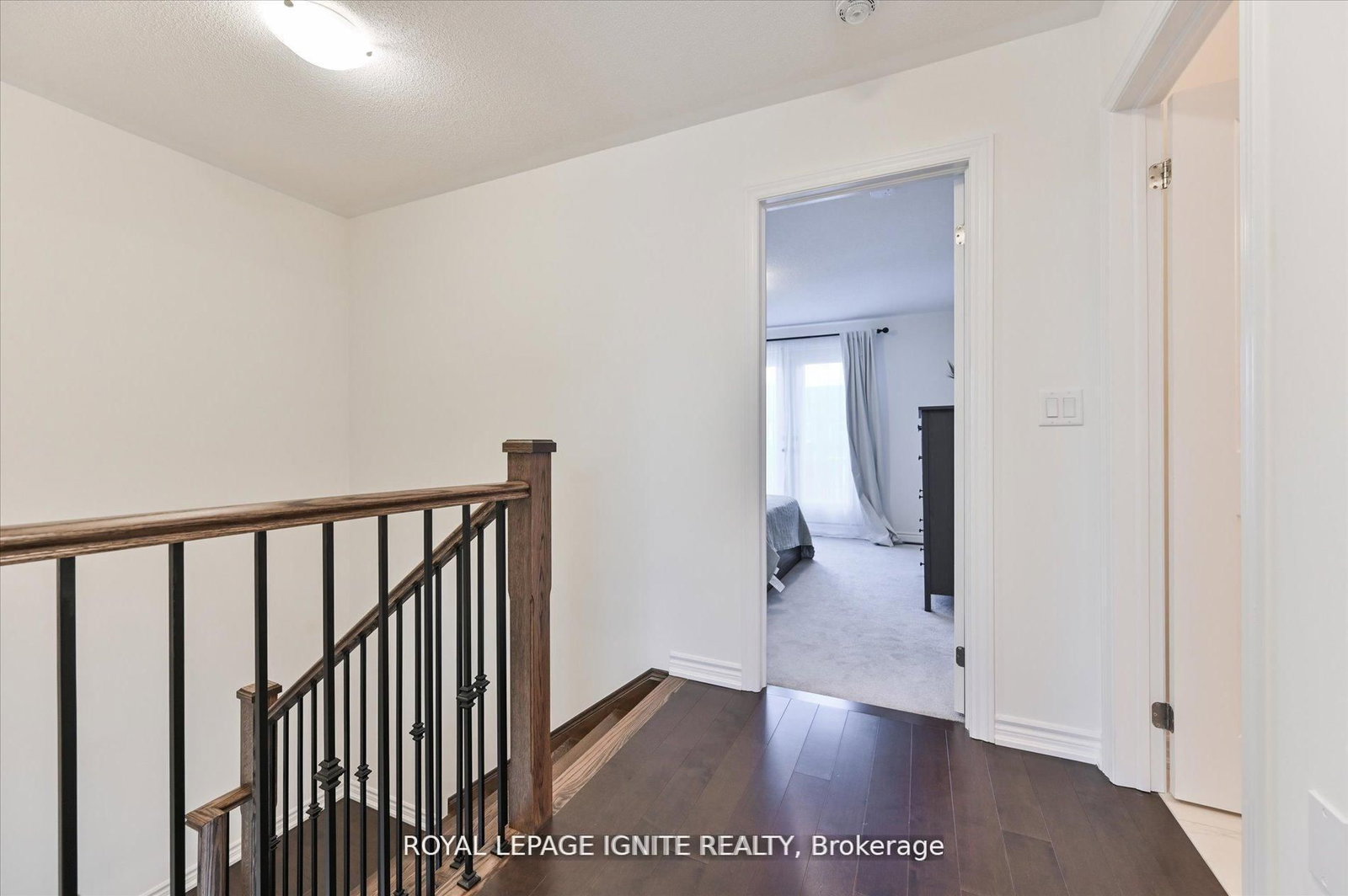 Townhouse sold at 39 Minnock Street, Caledon, Ontario, L7C 4K9 - Rural Caledon - MLS: W12850606