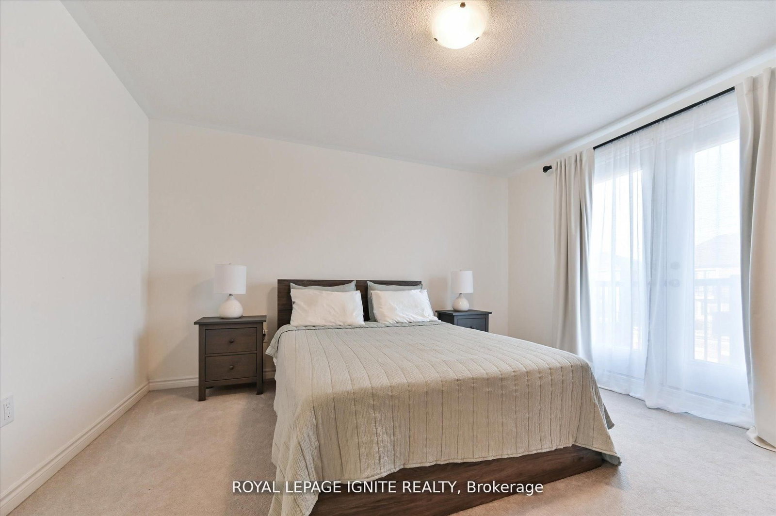 Townhouse sold at 39 Minnock Street, Caledon, Ontario, L7C 4K9 - Rural Caledon - MLS: W12850606