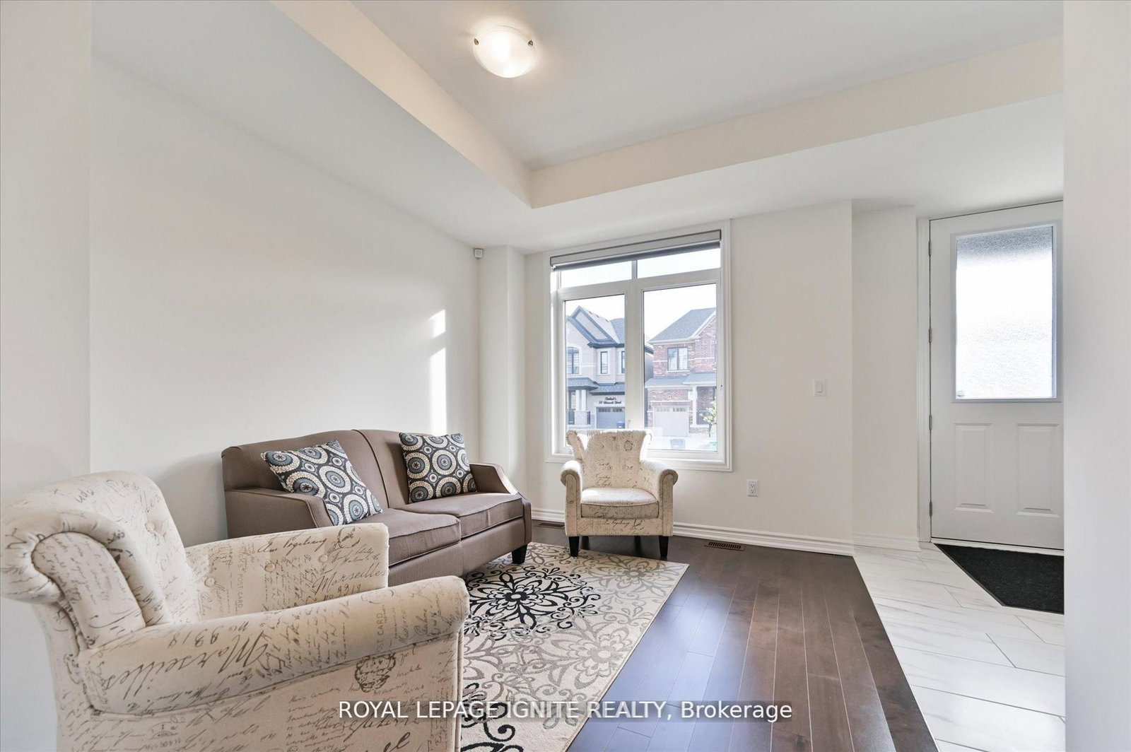 Townhouse sold at 39 Minnock Street, Caledon, Ontario, L7C 4K9 - Rural Caledon - MLS: W12850606