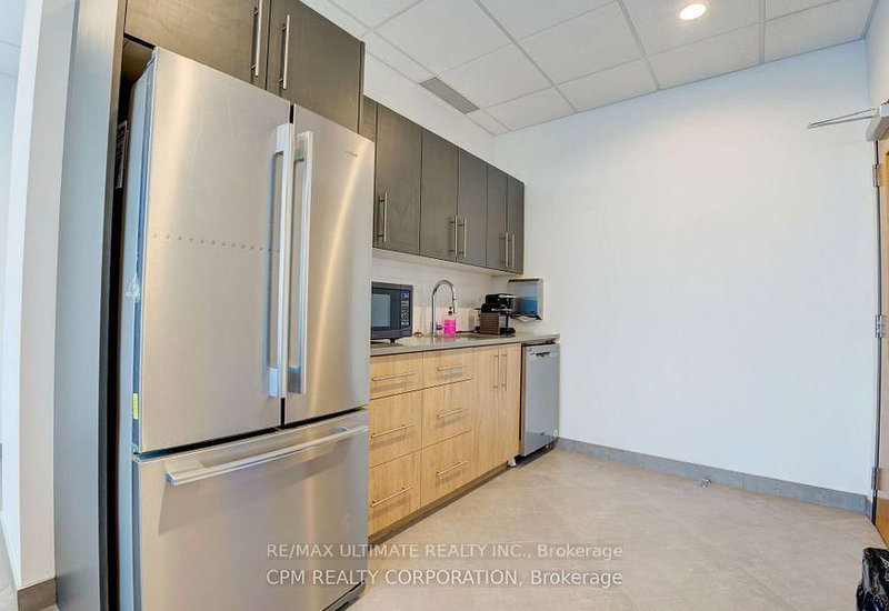 206 - 3485 Rebecca St, Oakville, L6L 0E3 | Image 3