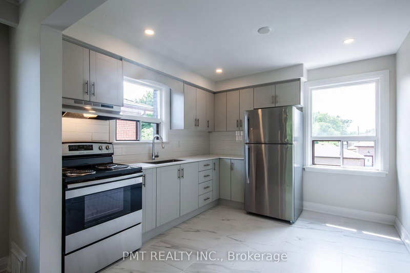 Upper - 34 Robindale Ave, Toronto, M8W 4A9 | Image 2