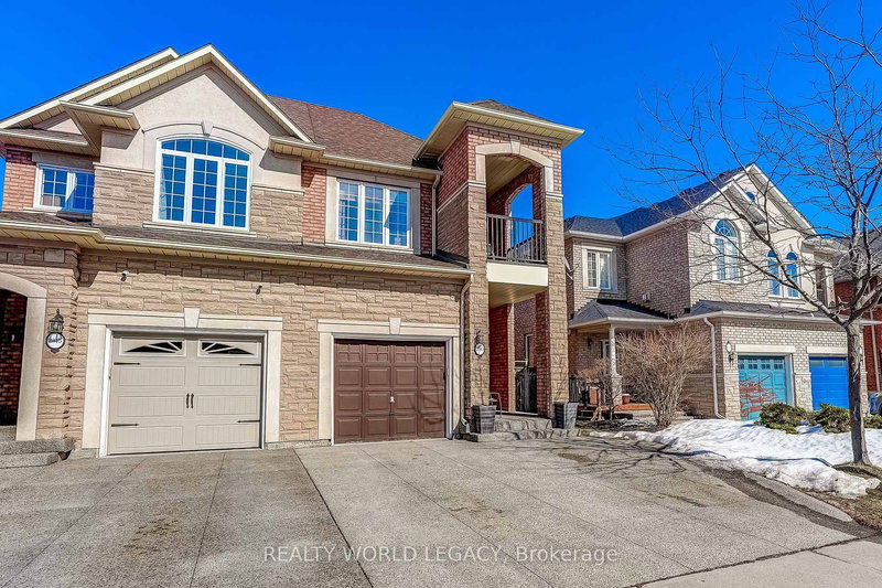 2313 Newcastle Cres, Oakville, L6M 4P5 | Image 2
