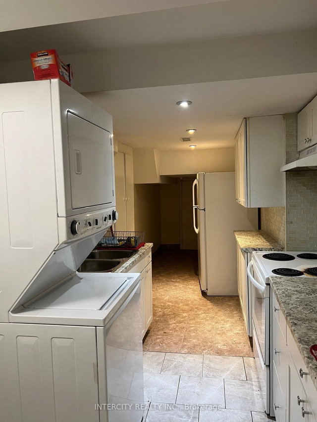 4 Pennyroyal Crescent