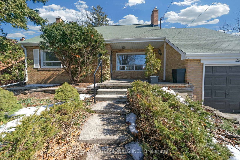 29 Tremont Rd, Toronto, M9B 3X3 | Image 2