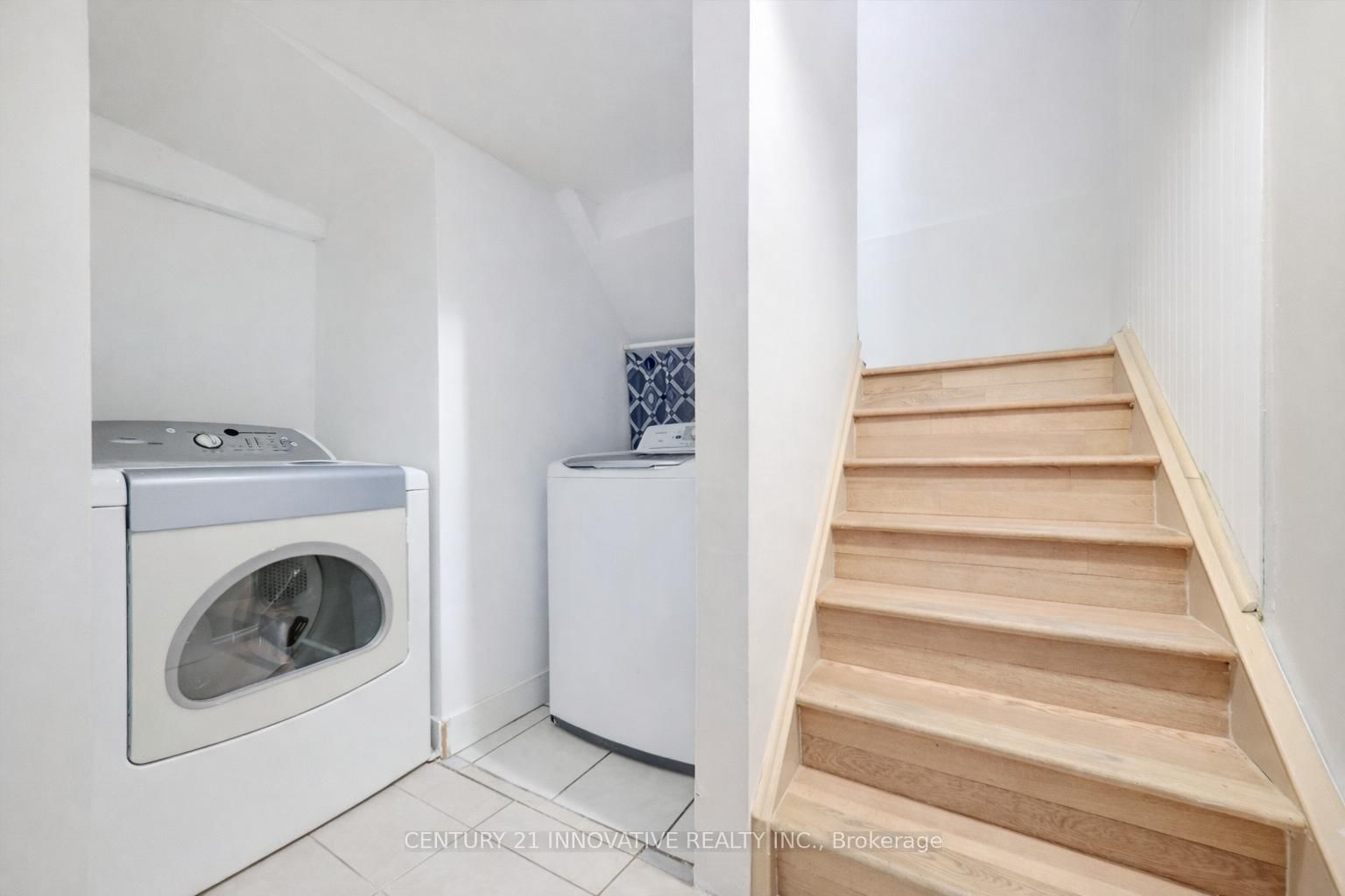 Detached House for sale at 23 Northgate Boulevard, Brampton, Ontario, L6S 4G6 - Westgate - MLS: W12851718